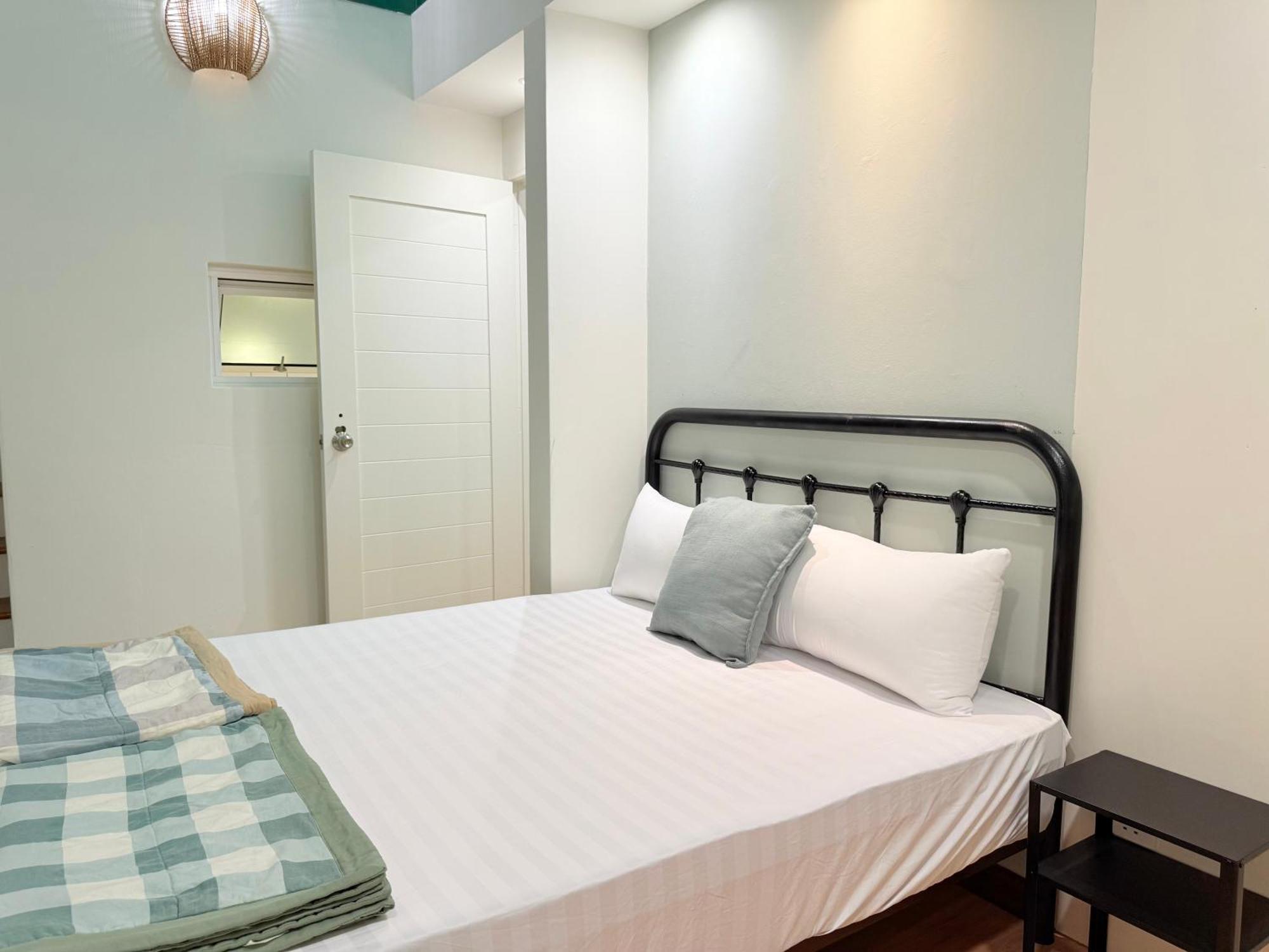Ocean 19 Shamrock Villa Beachfront Big Group 4 Bedroom 5 Bathroom With Pool Tanjung Bungah  Exterior photo